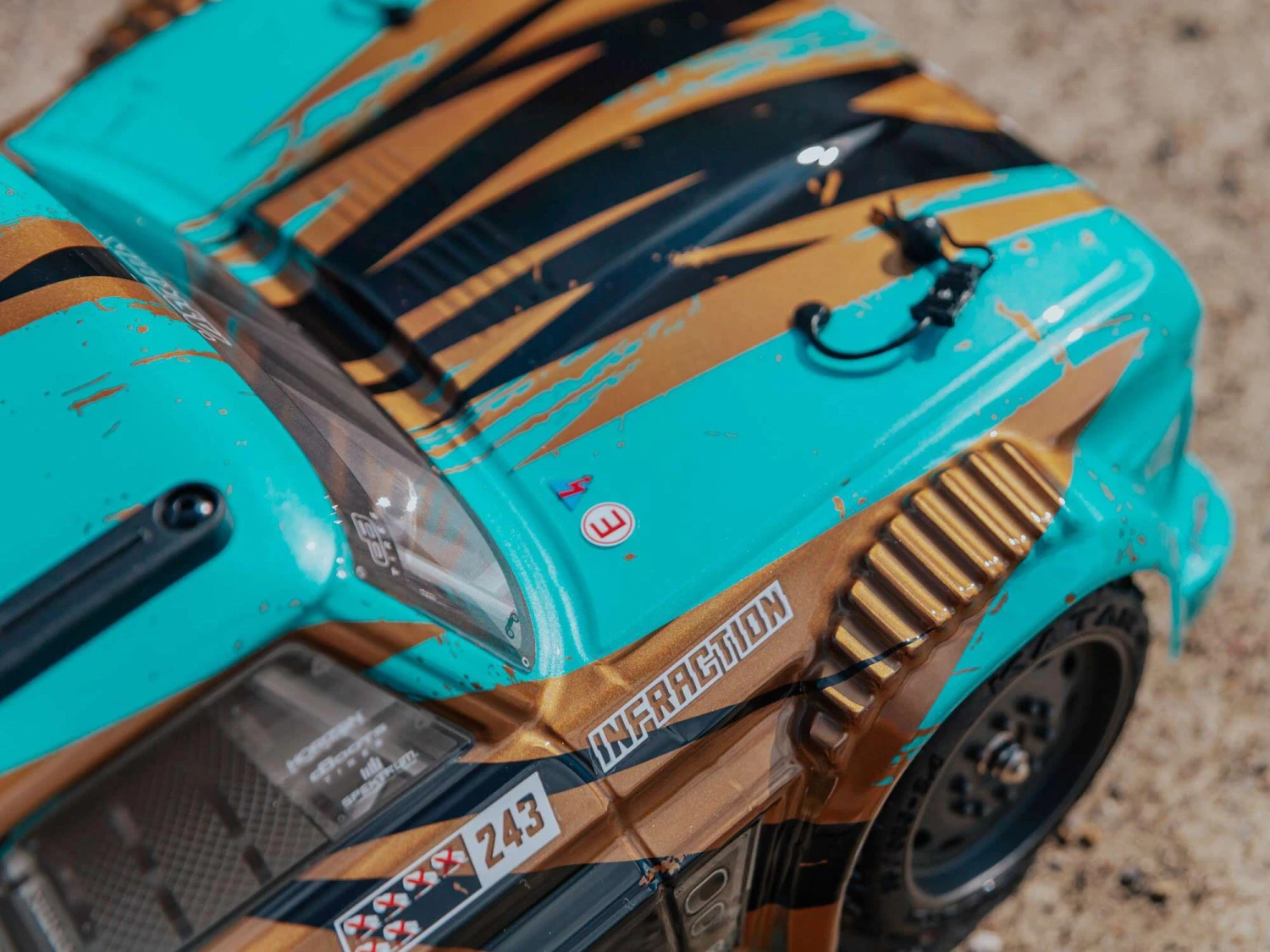 ARRMA INFRACTION 4X4 1/8 MEGA Resto-Mod Truck RTR Int, Teal/Bronze ARA4215V3BIT2 9 ARRMA INFRACTION 4X4 1/8 MEGA Resto-Mod Truck RTR Int, Teal/Bronze ARA4215V3BIT2 - Image 9